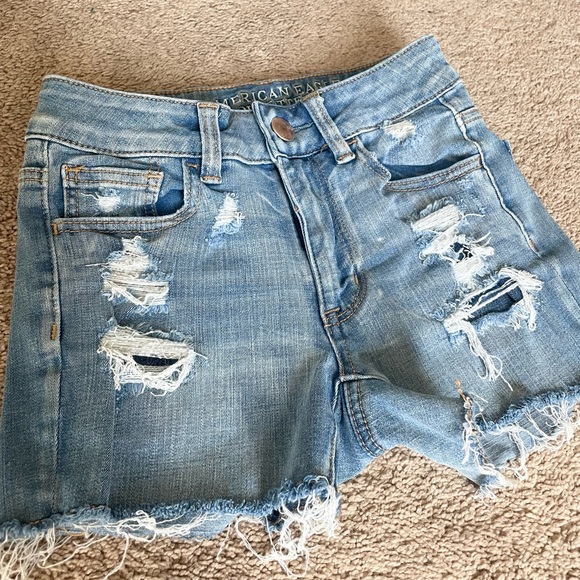 American Eagle High-Waisted Denim Shorts - Picture 3 of 4